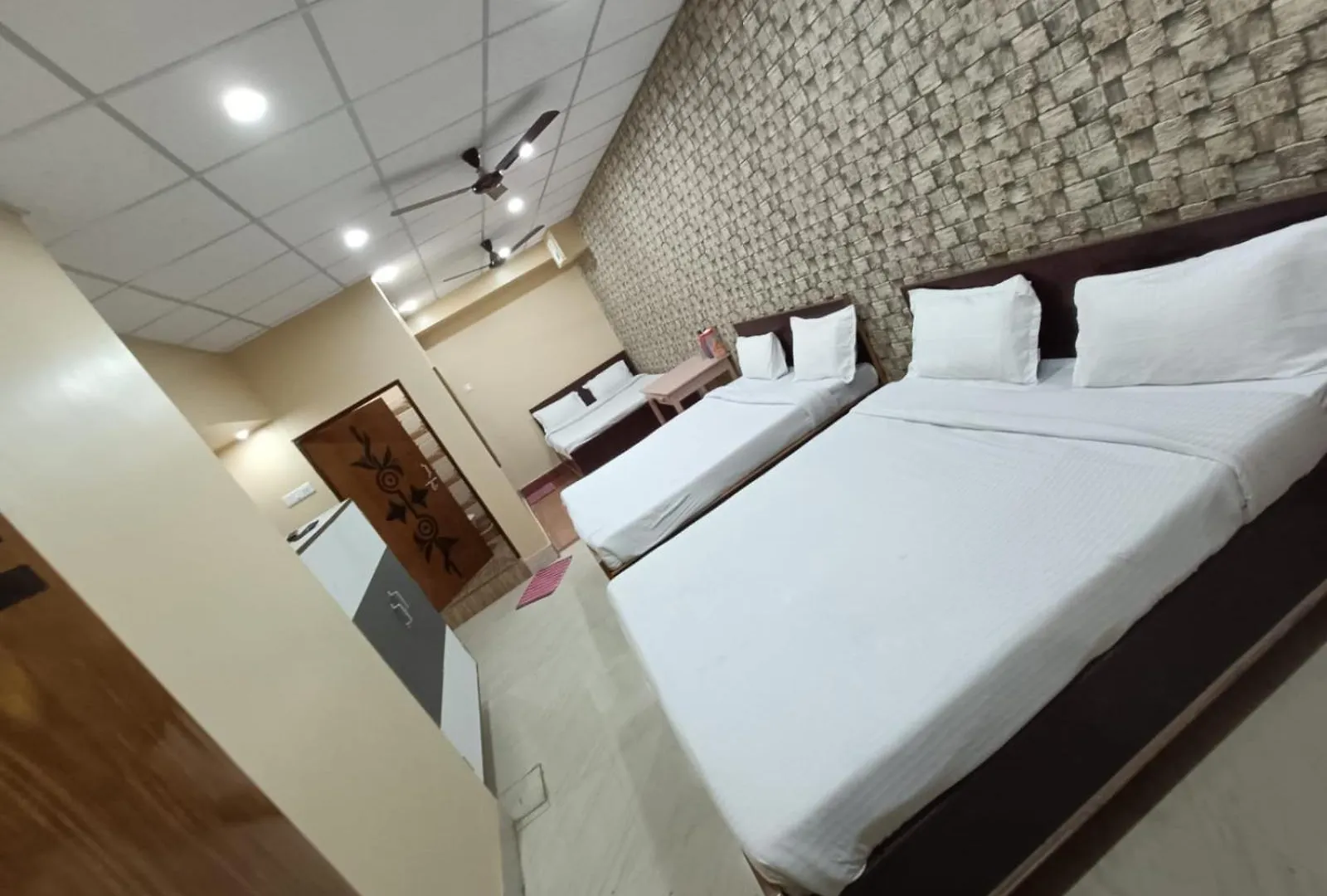 Hotel R D Palace Varanasi