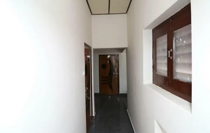 Hotel R D Palace Varanasi 0*,