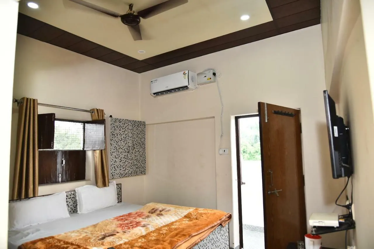 Hotel R D Palace Varanasi