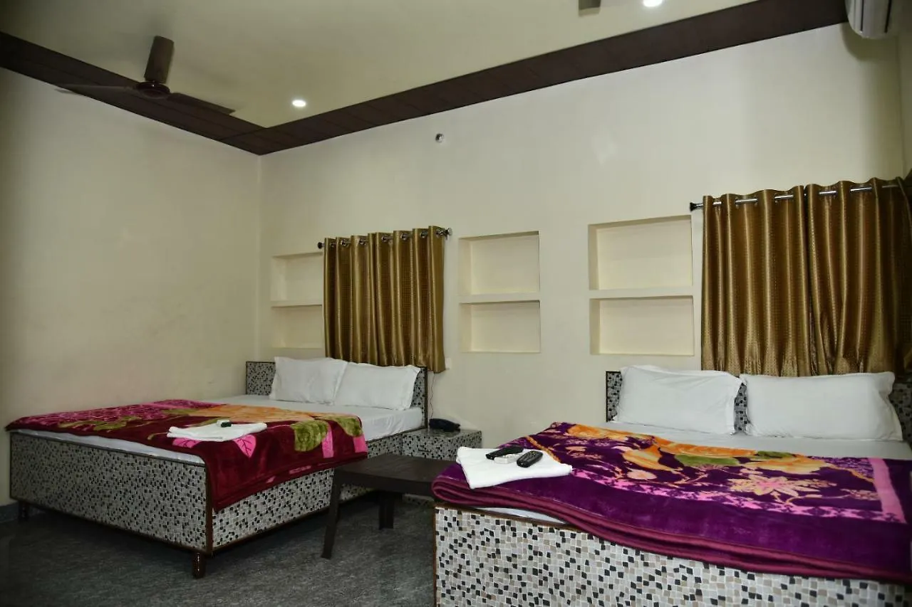 Hotel R D Palace Varanasi
