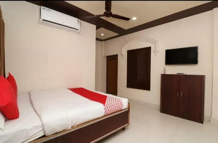 Hotel R D Palace Varanasi 0*,  India